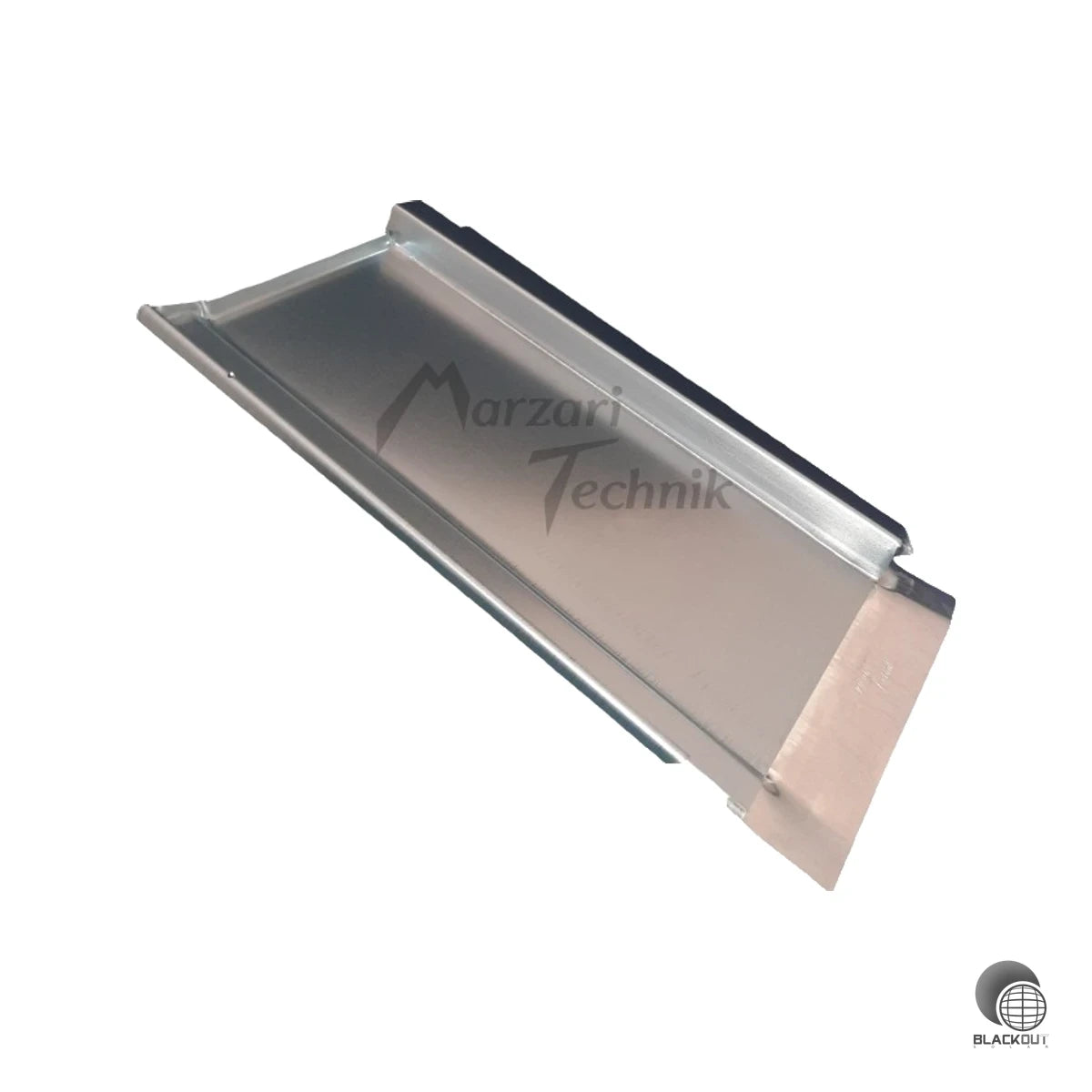 Passgenau gefertigte Metalldachplatte für Falzziegel-Typen namhafter Hersteller — ideal für die sichere Dachdurchführung bei PV-Montage auf Schrägdächern.