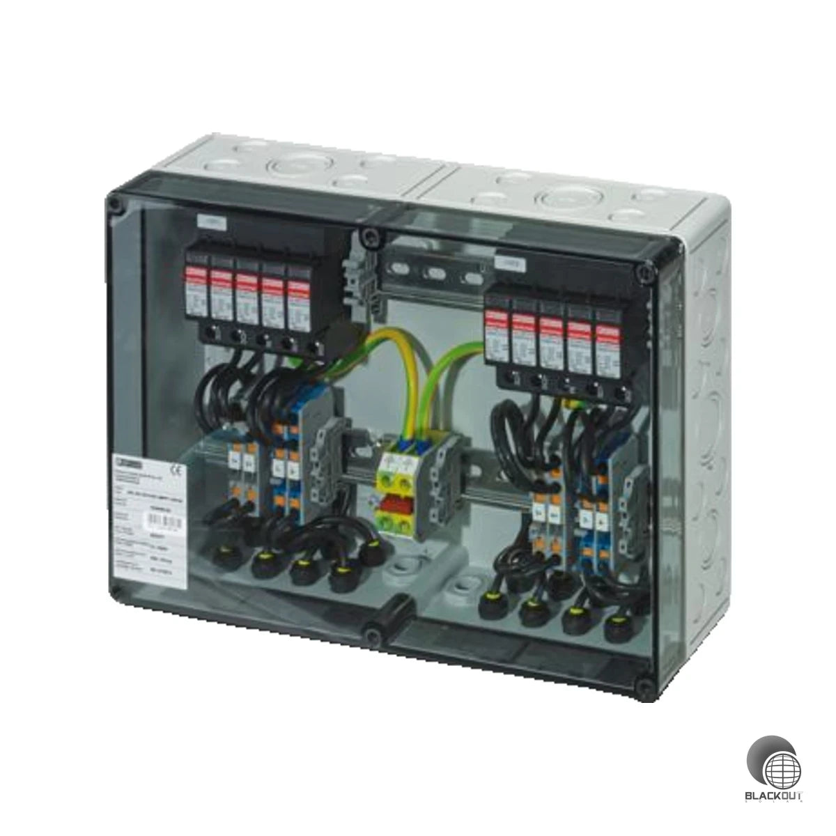 Generatoranschlusskasten für PV-Anlagen bis 1.000 V DC mit integriertem Überspannungsschutz Typ 1/2 und SUNCLIX-Steckverbindern — für 4 Strings mit je 1 MPP-Eingang.