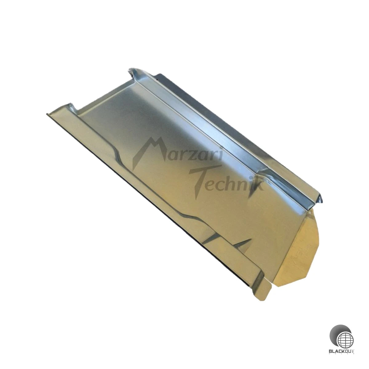 Die Marzari Metalldachplatte Typ Ton 220 in Braun ist die passende Durchführungslösung für Falzziegel gängiger Hersteller und ermöglicht eine dichte, sichere Kabeldurchführung auf dem Ziegeldach.